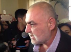 «Ժողովուրդը, որ պաշտպանության նախարարին ասի՝ բոշա, բա էդի եղա՞վ երկիր»