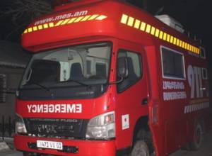 car falls into the gorge, there are victims