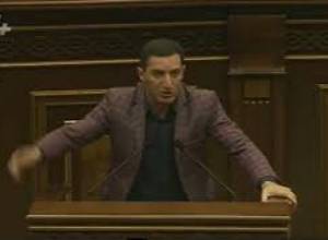 Մենք բոլորը կինոդերասաններ ենք, նկարվում ենք դրսում, աշխատավայրում, մնաց տանը նկարվենք