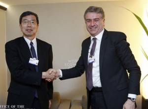 RA Prime Minister meets with Asian Development Bank President in Davos
