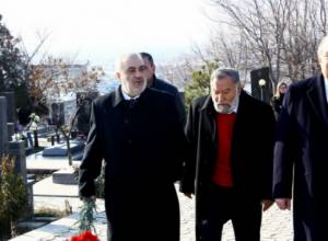 Բանակի օրվա առթիվ Արմեն Սարգսյանն այցելել է «Եռաբլուր»