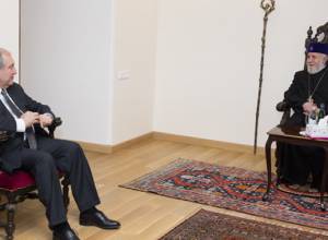 Կաթողիկոսը հուսով է, որ Արմեն Սարգսյանը կընդունի նախագահ դառնալու առաջարկը