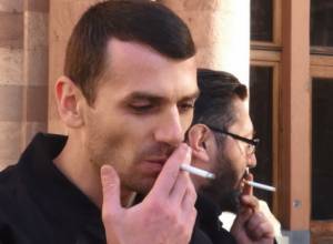 «Если я кого-нибудь изобью, легче отделаюсь, нежели если выкурю на улице?»