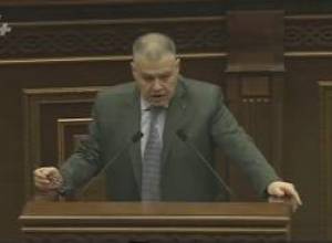 Դավիթ Հարությունյանը բացատրում է