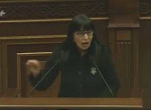 «Համ ջահել մնալ ես ուզում, համ՝ դառնալ իմաստուն ծերունի»