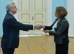 Newly appointed Malta Ambassador hands credentials to Serzh Sargsyan