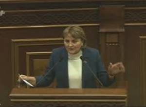 Մարգարիտ Եսայանը ունի ծանոթներ, ովքեր սարսափում են աջ ղեկով մեքենաներից