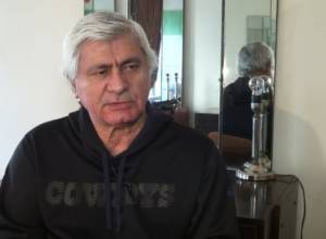 Դերասաններից շատերը հրաժարվում են բեմ ելնել, եթե հուշարարը չի լինում