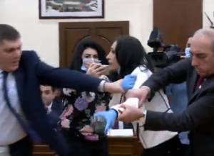 Прямой эфир: Толкотня на заседании совета старейшин