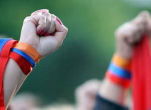 Фронт “Во имя государства Армения” осуждает