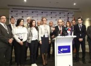 Լուսավոր Հայաստանը պատասխանում է լրագրողների հարցերին