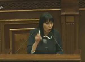 «Էս ի՞նչ աջաբսանդալ եք սարքել` մի դրույթը հիմա, մյուսը հաջորդ դարում է ուժի մեջ մտնելու»