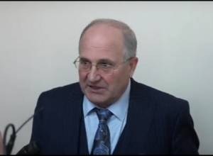 Yelk belongs to second group of oppositions