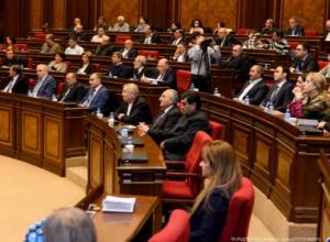 ԱԺ նիստն սկսեց Մարտի մեկի 10 զոհերի հիշատակը մեկ րոպե լռությամբ հարգելով