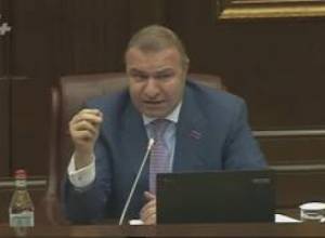 Գործ ունենք քաղաքական համույթի հետ, որի աջ ձեռքը չգիտի, թե ինչ է անում ձախը.
