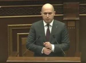 Армен Ашотян предложил Армену Саргсяну вместе выращивать «капусту»