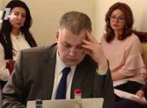 Դպրոցի տնօրենը աշխատաժամից դուրս դառնու՞մ է Ձյունանուշիկ