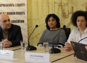 «Перед журналистами закрываются двери, потом скажут, что информация недостоверна»