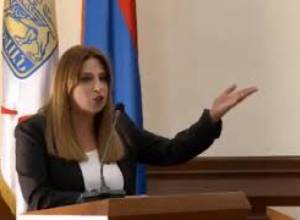 Ձեզ փորձում է պառակտել հենց Ձեզ ստեղծողը․ Զարուհի Փոստանջյանը՝ «Ելք»-ին