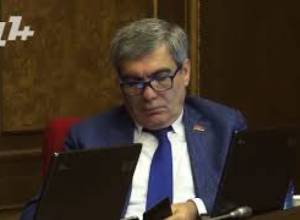 «Սերժ Սարգսյանի պահապա շունը»  Նիկոլ Փաշինյանը՝ Հրայր Թովմասյանին