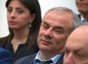 «Տաշած քարը գետնին չի մնա». Ս.Սարգսյանը պարգեւներ է բաժանում