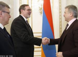 Prime Minister holds farewell meeting with Russian Ambassador to Armenia