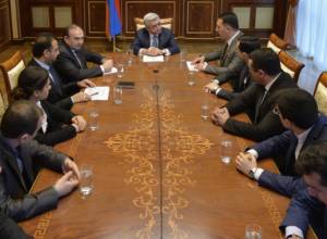 Serzh Sargsyan meets with Young Scientists Support Program’s managerial staff