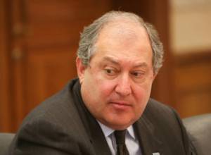 Армен Саргсян направил телеграмму соболезнования президенту Алжира