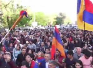Բողոքի երկրորդ օր.երթ՝  Երեւանի փողոցներով