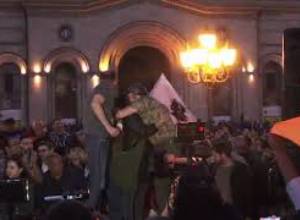 Ցուցարարներին է միացել Հովհաննես Ազոյանը