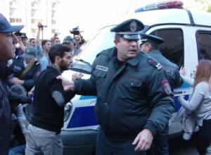 Тревожный звонок о неправомерности допросов задержанных лиц
