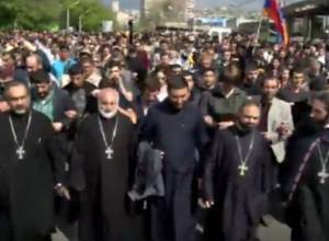Ուղիղ.  Ցուցարարները շրջափակել են Շենգավիթի ոստիկանությունը / թարմացվող