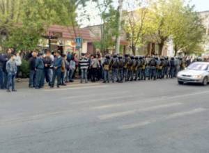 В Ачапняке перекрыли дорогу