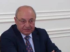 Վազգեն Մանուկյանը ողջունում է Սերժ Սարգսյանի քայլը