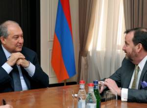 President Sargsyan receives Richard Mills