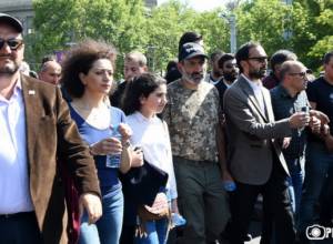 Participants of "My Step" initiative go to Tsitsernakaberd. LIVE