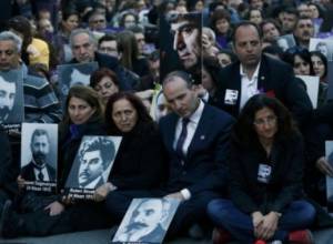 В Стамбуле проходит сидячая забастовка, посвященная памяти жертв Геноцида армян: tert.am