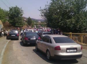 Иджеванцы перекрыли межгосударственную дорогу