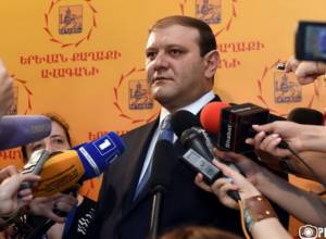 Ավագանու «Ելք» խմբակցությունը պահանջում է Տարոն Մարգարյանի հրաժարականը