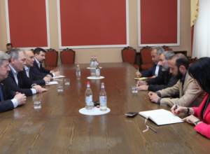 Նիկոլ Փաշինյանը հանդիպել է ՌԴ Պետդումայի ներկայացուցիչների հետ