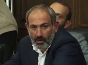 Շարմազանովը, Ֆարմանյանը եւ Աշոտյանը հարցեր են ուղղում Փաշինյանին