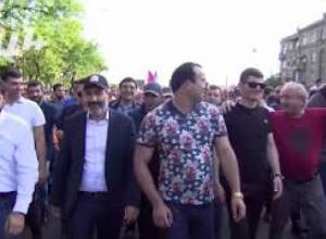 Ի՞նչ կա Նիկոլ Փաշինյանի ուսապարկում