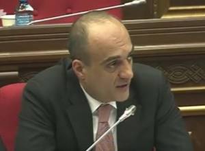 Տեղյակ եք իմ հերքումների մասին ու դեզինֆորմացիներ եք տարածում. Փաշինյանը՝ Սաղաթելյանին
