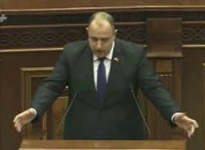 Փաշինյանը խորհուրդ էր տալիս՝ չճանաչելու համար բեղ դնել, հիմա ինքն է մորուքով․ Միհրան Հակոբյան