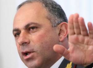 Ինչ բառ սկսում է «դ» տառով,  ես այդ հարցում չկամ. Ալիկ Սարգսյան