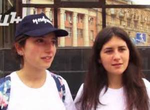 Ծաղրանկարների երթը դեպի Հանրապետության Հրապարակ