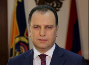 Vigen Sargsyan resigns