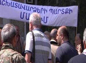 Nairit employees refuse to go to work