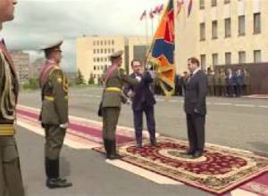 Դավիթ Տոնոյանին է փոխանցվել ՀՀ պաշտպանության նախարարի ռազմադրոշը