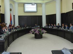 Պետական ապարատում կա ծառայողական մեքենաների գերկուտակում. Ա. Միրզոյան